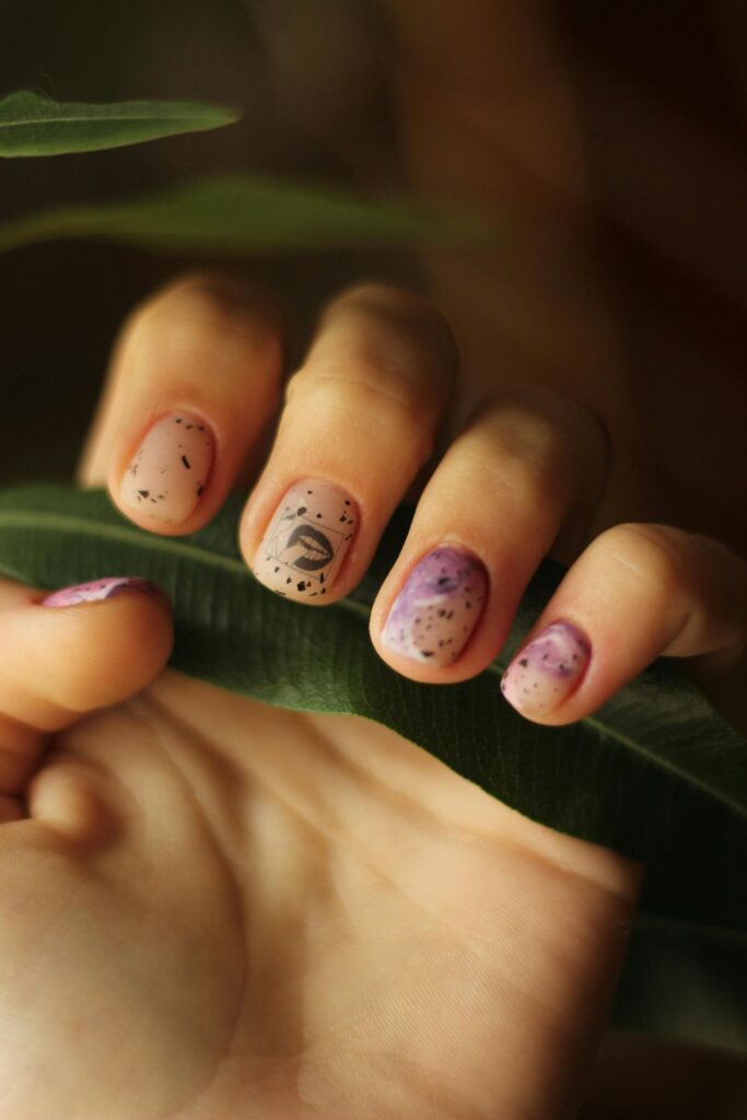 aesthetic nail ideas with leaf natural minimal nail design