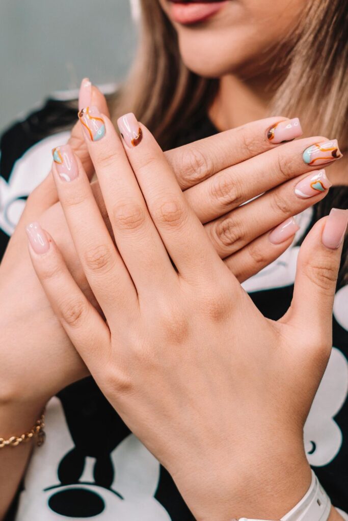 soft neutral aesthetic nails simple everyday manicure
