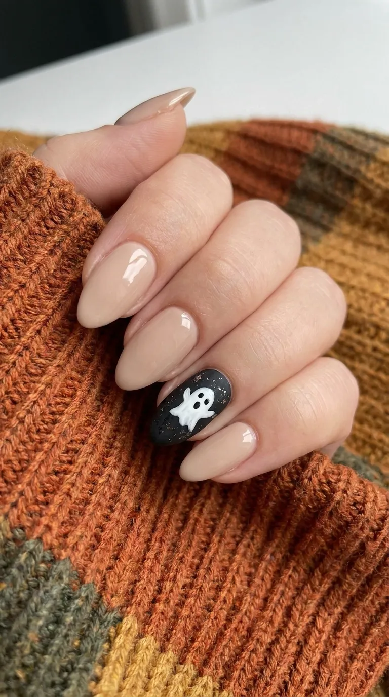 Single accent Halloween nail design
